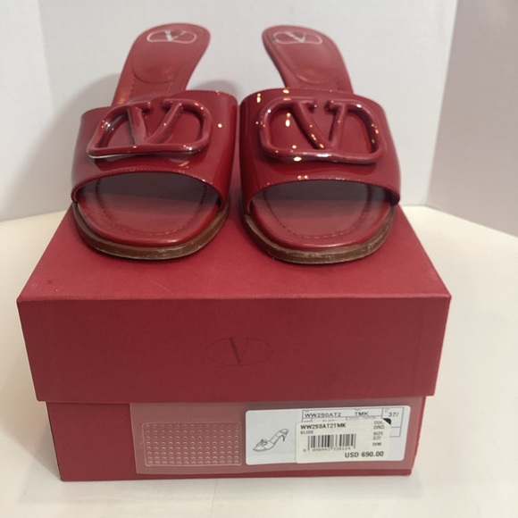 VALENTINO GARAVANI VLOGO PATENT LEATHER SANDALS 37.5